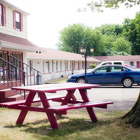 אירי Steelhead Inn מראה חיצוני תמונה